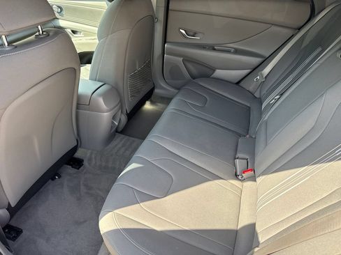 Used 2024 Hyundai Elantra SEL w/ Convenience Package FWD image 16