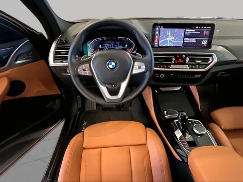 Used 2025 BMW X4 xDrive30i w/ Premium Package AWD/4WD image 5