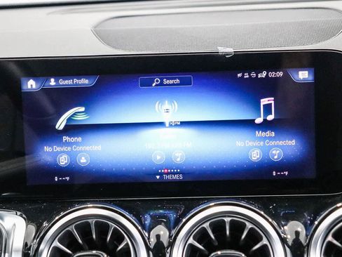 Used 2022 Mercedes-Benz GLB 250 4MATIC image 15