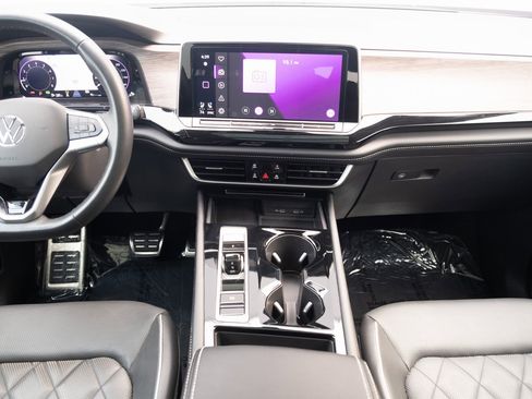 Used 2024 Volkswagen Atlas SEL Premium R-Line image 20