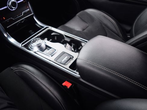 Used 2020 Ford Edge ST image 13