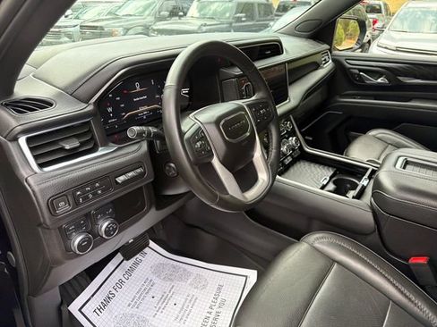 Used 2024 GMC Yukon XL Denali AWD/4WD image 14