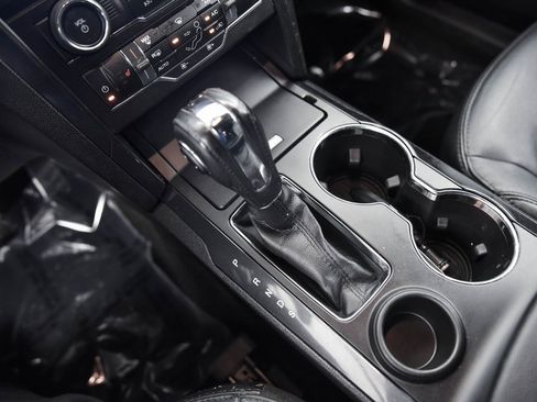 Used 2018 Ford Explorer XLT w/ Equipment Group 202A image 24