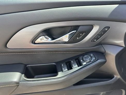 Used 2020 Chevrolet Traverse Premier w/ Redline Edition AWD/4WD image 17