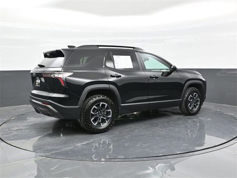 Used 2025 Chevrolet Equinox ACTIV w/ Safety and Technology Package image 7