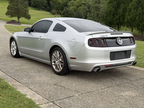 Used 2013 Ford Mustang Premium RWD image 17