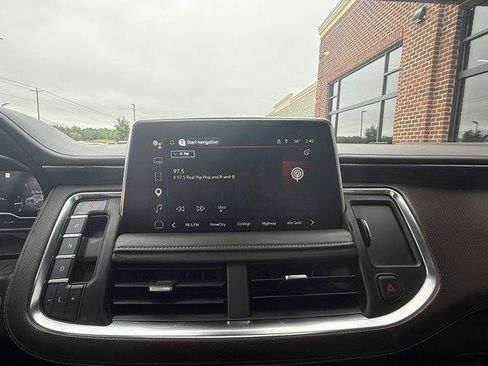 Used 2023 GMC Yukon XL SLT w/ SLT Premium Package AWD/4WD image 30