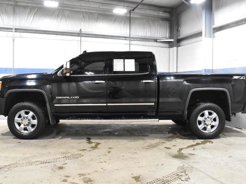 Used 2015 GMC Sierra 3500 Denali w/ Duramax Plus Package image 22