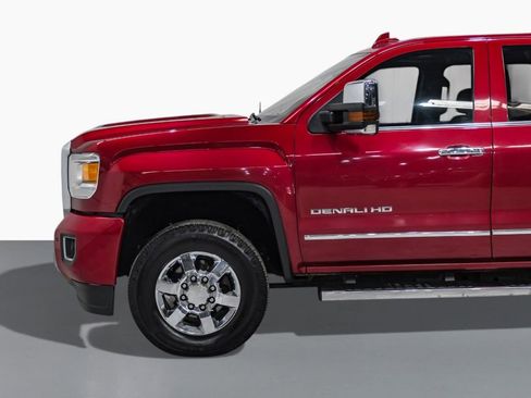 Used 2018 GMC Sierra 3500 Denali w/ Duramax Plus Package image 10
