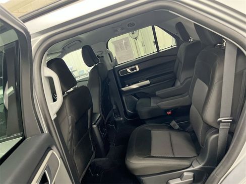 Used 2023 Ford Explorer XLT image 22