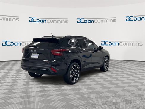 Used 2024 Chevrolet Trax RS w/ Sunroof Package image 8