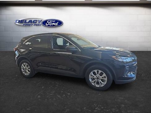 Used 2023 Ford Escape Active AWD/4WD image 9