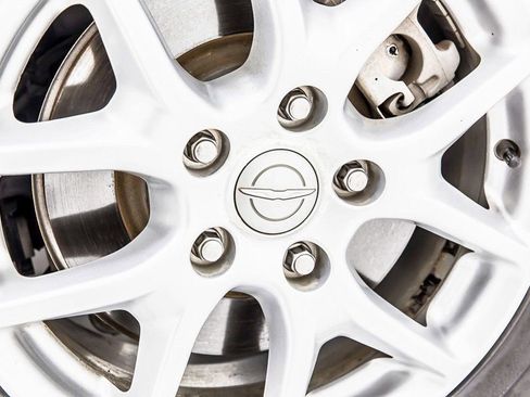 Used 2020 Chrysler Pacifica Touring-L image 40