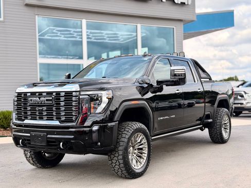 Used 2024 GMC Sierra 2500 Denali Ultimate w/ Max Trailering Package AWD/4WD image 10