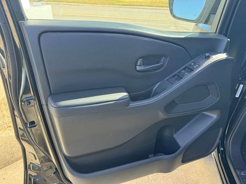 New 2026 Nissan Frontier SV image 5