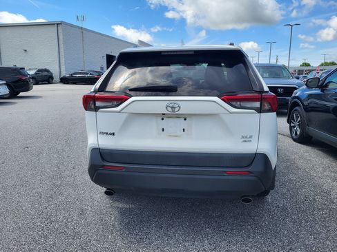 Used 2019 Toyota RAV4 XLE w/ Convenience Package AWD/4WD image 5
