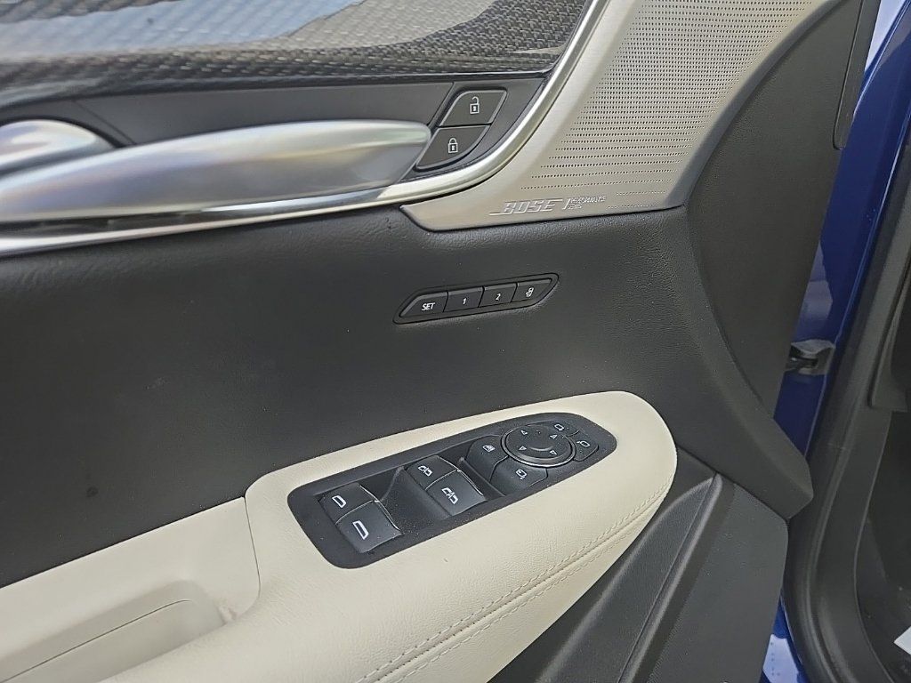 Used 2024 Cadillac XT5 Sportv AWD/4WD image 12