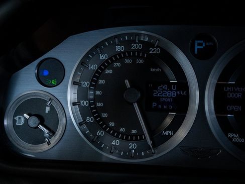 Used 2011 Aston Martin DB9 Coupe image 38