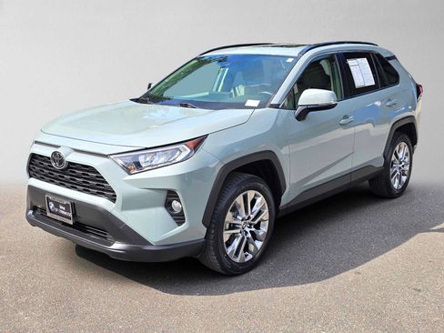 Used 2021 Toyota RAV4 XLE Premium AWD/4WD image 7