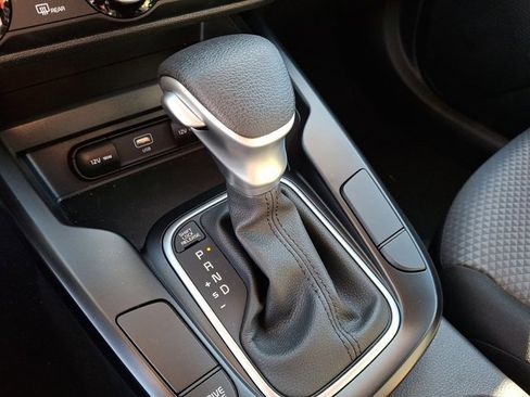 Used 2025 Kia Soul LX w/ LX Technology Package image 14