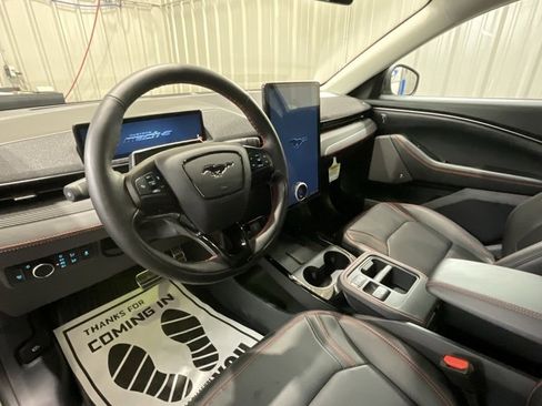 Used 2025 Ford Mustang Mach-E Premium w/ Sport Appearance Package image 9