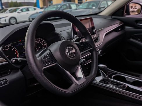 Used 2023 Nissan Altima 2.5 SV image 14