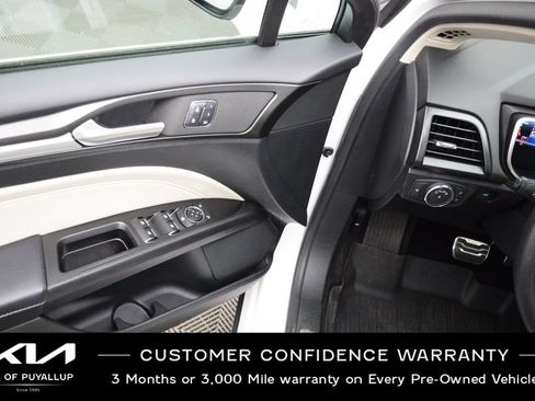 Used 2017 Ford Fusion Titanium FWD image 28