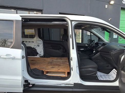 Used 2018 Ford Transit Connect XLT image 9