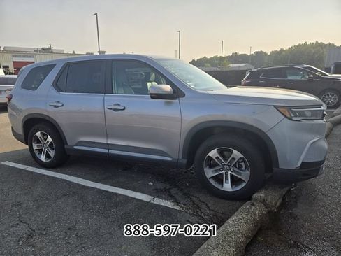 Used 2024 Honda Pilot EX-L image 8