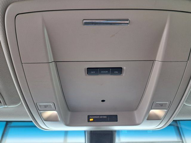 Used 2015 Chevrolet Suburban LS RWD image 18
