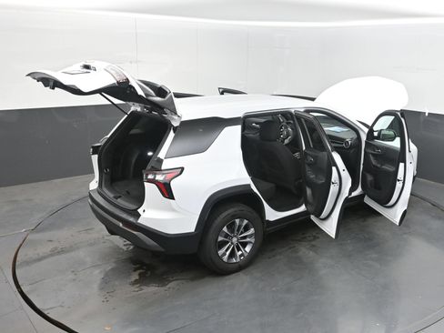 Used 2025 Chevrolet Equinox LT FWD image 45