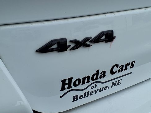 Used 2024 Jeep Grand Cherokee L Laredo image 5