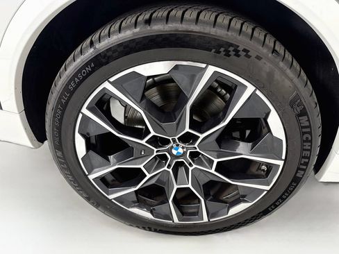 Used 2025 BMW X7 xDrive40i w/ M Sport Package AWD/4WD image 33
