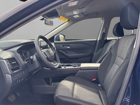 Certified 2026 Nissan Rogue SV AWD/4WD image 9