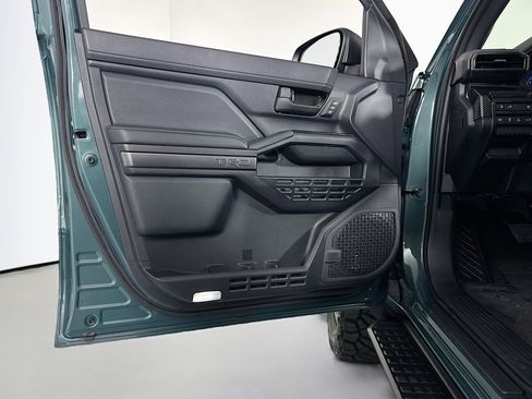 Used 2025 Toyota 4Runner TRD Off-Road Premium image 21