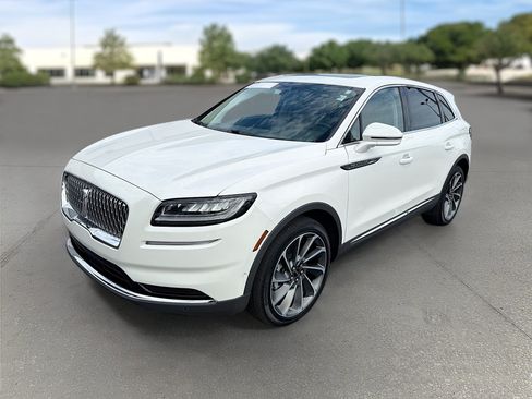 Certified 2023 Lincoln Nautilus Reserve w/ Equipment Group 201A AWD/4WD image 3