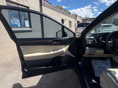 Used 2019 Subaru Outback 2.5i Limited w/ Popular Package #2 AWD/4WD image 10