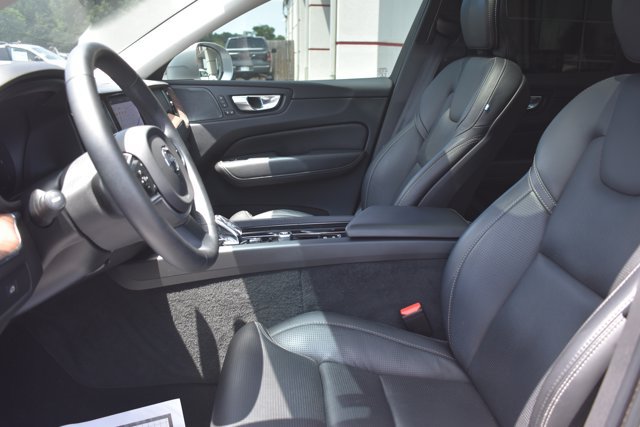 Used 2023 Volvo XC60 B5 Ultimate w/ Climate Package FWD image 15