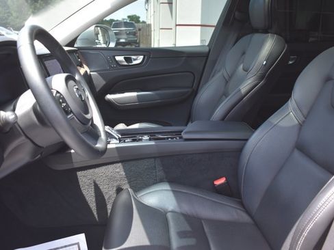 Used 2023 Volvo XC60 B5 Ultimate w/ Climate Package FWD image 15