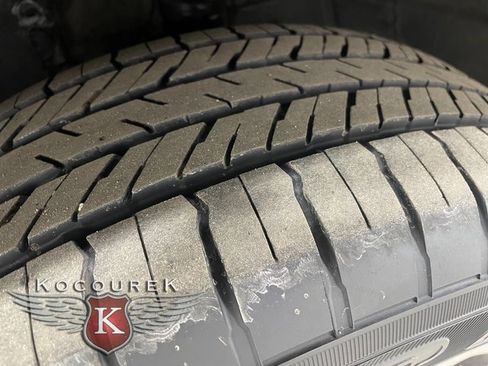 Used 2023 Subaru Crosstrek 2.0i Premium image 8