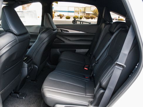 Certified 2027 INFINITI QX65 Luxe w/ Cargo Package AWD/4WD image 25