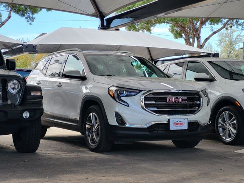Used 2021 GMC Terrain SLT w/ Infotainment Package II AWD/4WD image 1