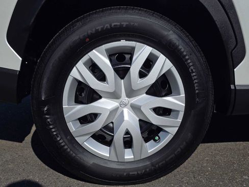 Certified 2024 Toyota Corolla Cross L AWD/4WD image 4