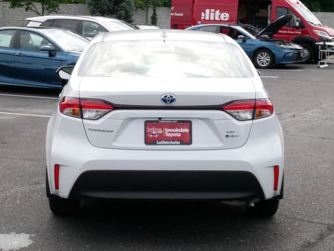 Certified 2025 Toyota Corolla LE FWD image 6