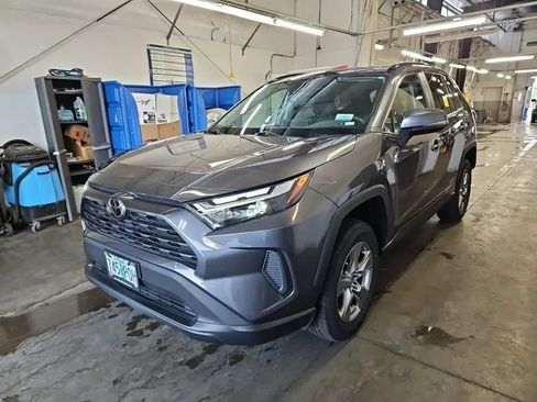 Used 2024 Toyota RAV4 XLE AWD/4WD image 1