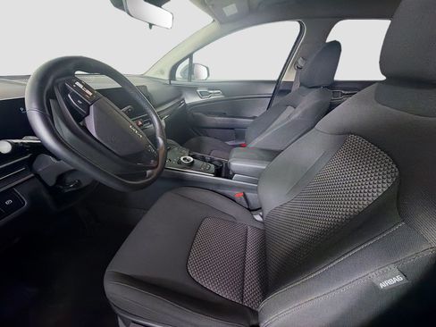 Used 2026 Kia Sportage LX FWD image 13