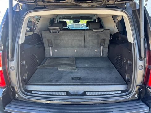 Used 2016 Chevrolet Suburban LT image 23