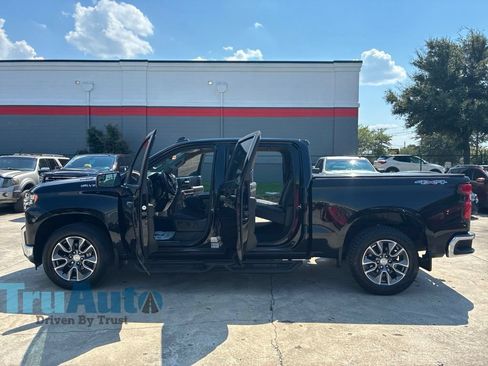 Used 2022 Chevrolet Silverado 1500 LT AWD/4WD image 14