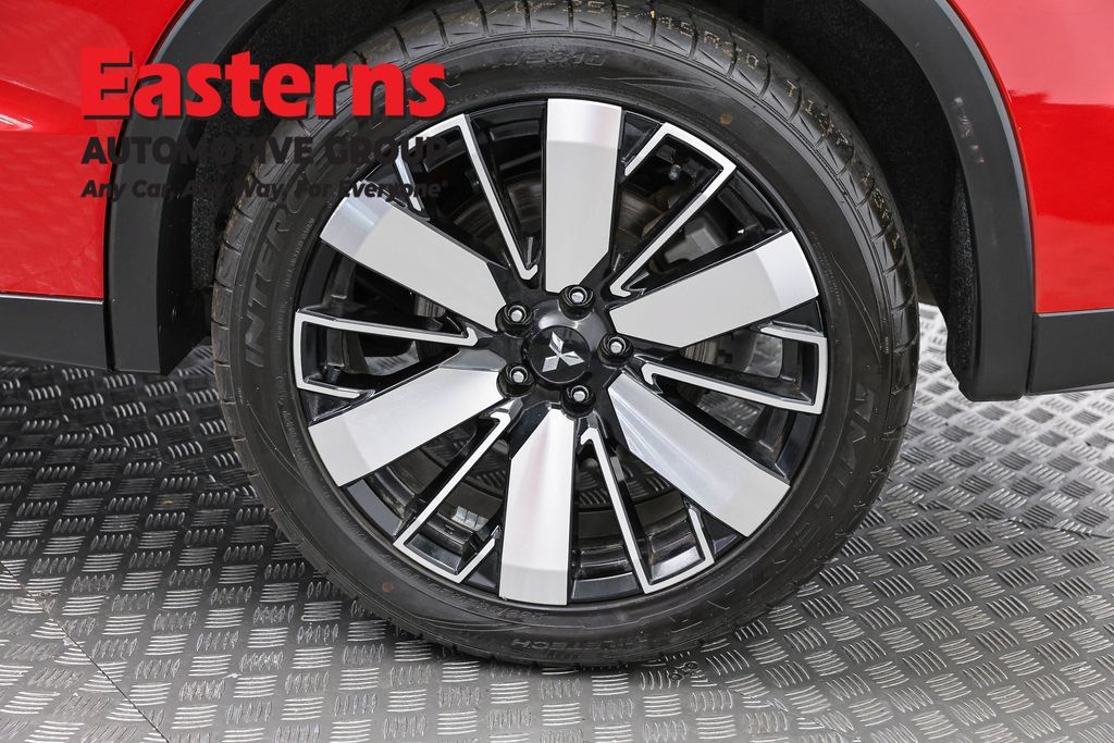 Used 2025 Mitsubishi Outlander SE AWD/4WD image 36
