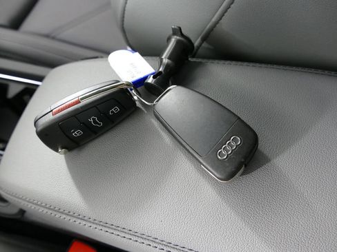 Used 2024 Audi Q3 2.0T Premium Plus AWD/4WD image 23